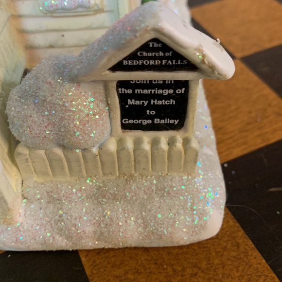 Vintage 2004 Bedford Falls It’s a Wonderful Life Light-Up Church - Picture 4 of 9